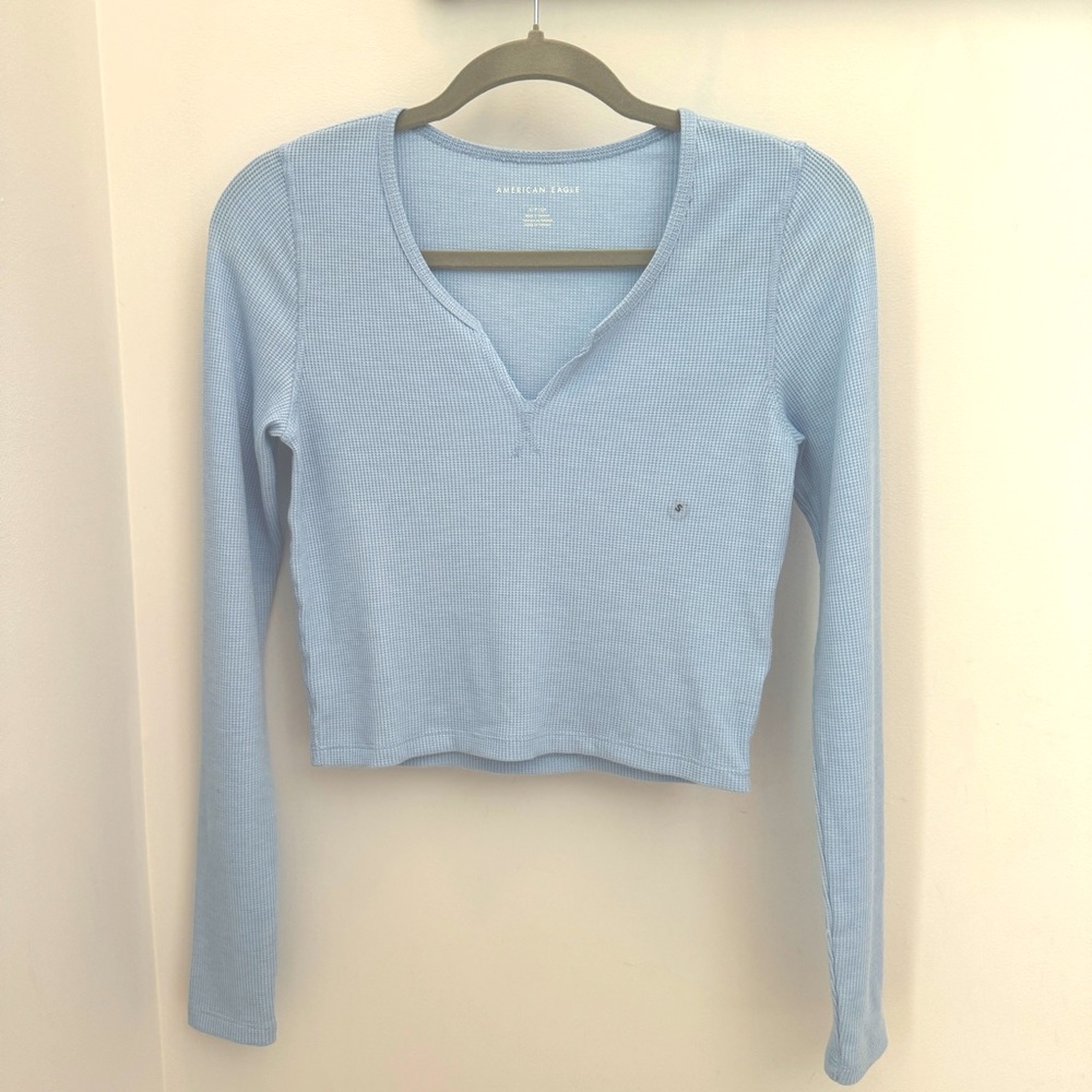NWT - AMERICAN EAGLE Women’s Ribbed V-Neck Long Sleeve Size Small